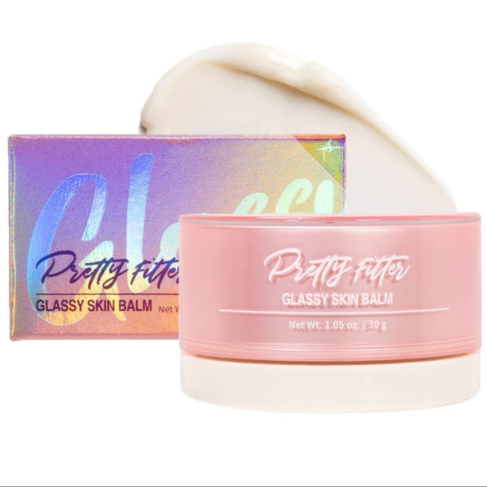 touch in SOL Pretty Filter Glassy Skin Balm